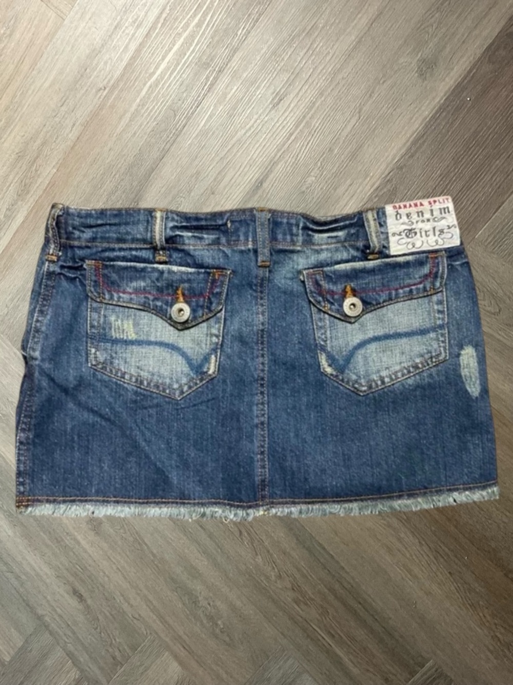 NWT‎ Y2K Banana Split Denim Frayed Hem Distressed Mini Skirt Womens 26 Blue Boho
